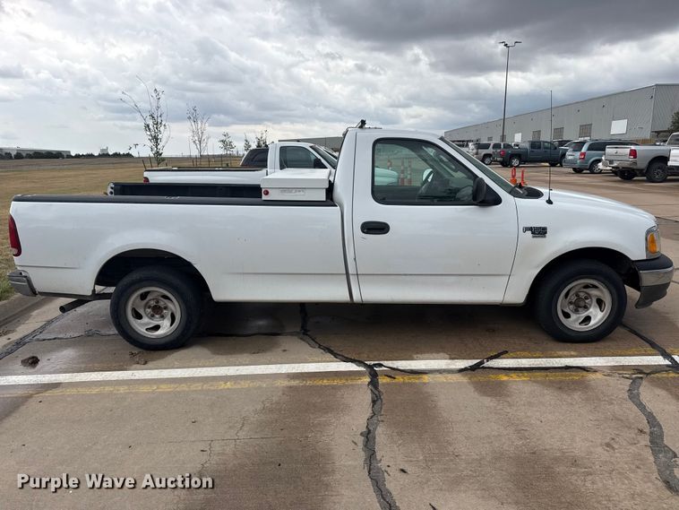 image for item FB6649 2003 Ford F150 XL pickup truck