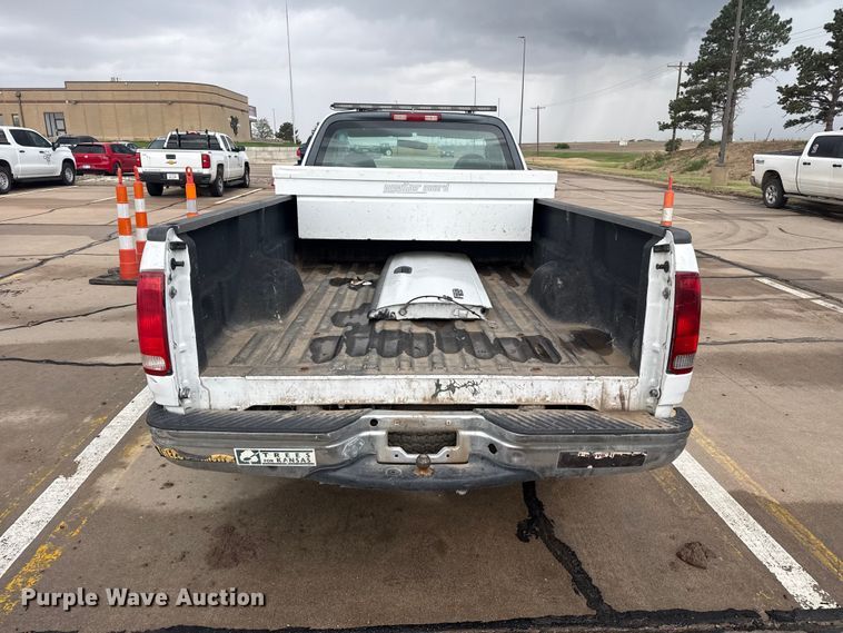 image for item FB6649 2003 Ford F150 XL pickup truck