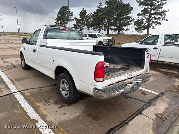 image for item FB6649 2003 Ford F150 XL pickup truck