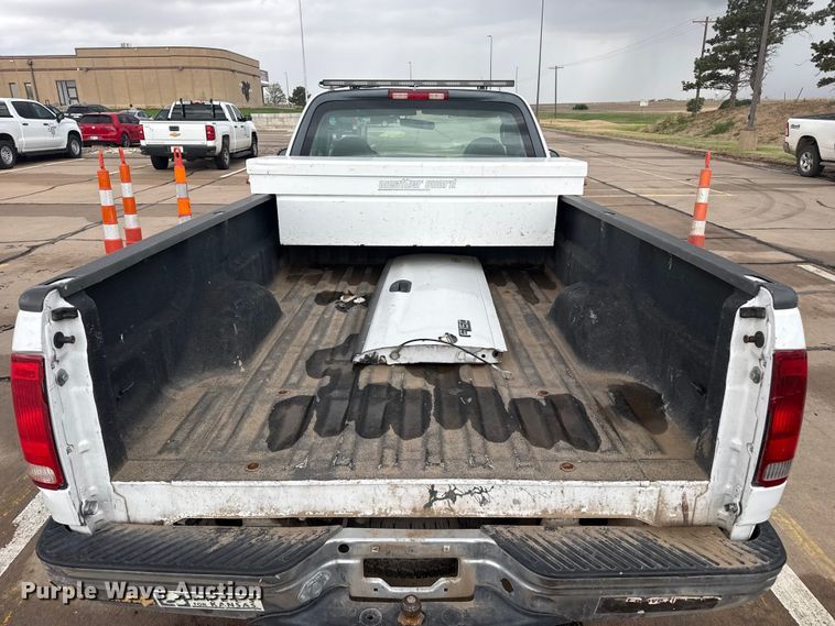 image for item FB6649 2003 Ford F150 XL pickup truck