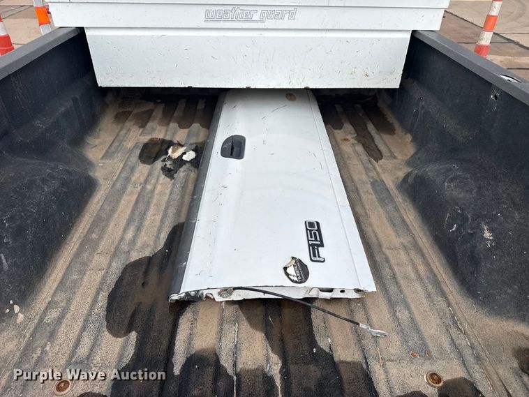 image for item FB6649 2003 Ford F150 XL pickup truck