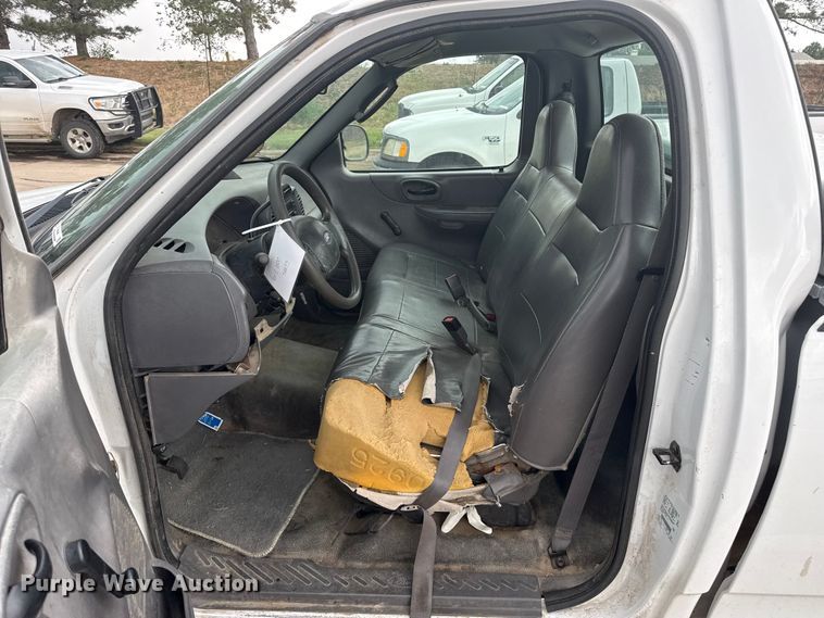 image for item FB6649 2003 Ford F150 XL pickup truck