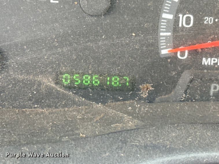 image for item FB6649 2003 Ford F150 XL pickup truck