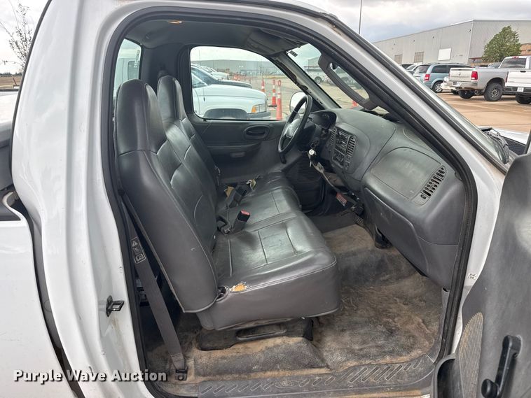 image for item FB6649 2003 Ford F150 XL pickup truck