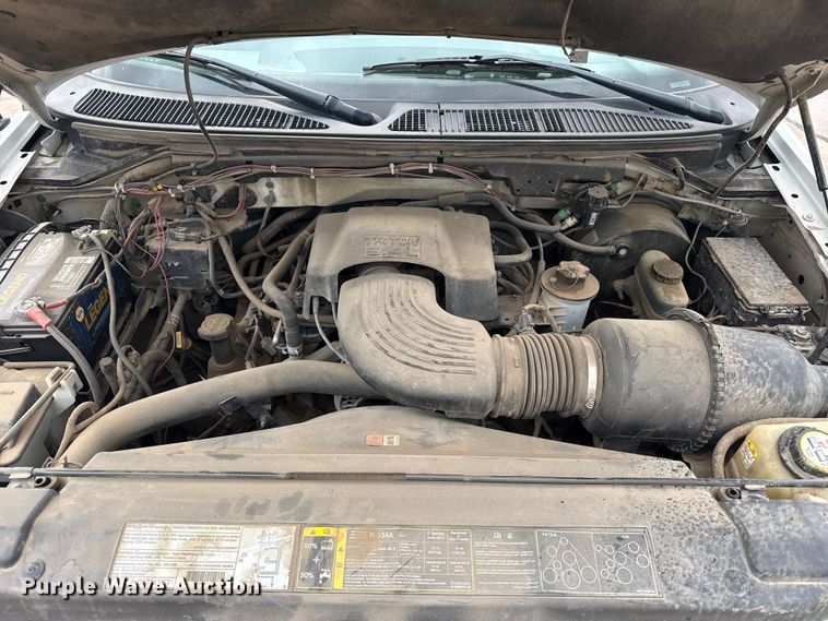 image for item FB6649 2003 Ford F150 XL pickup truck