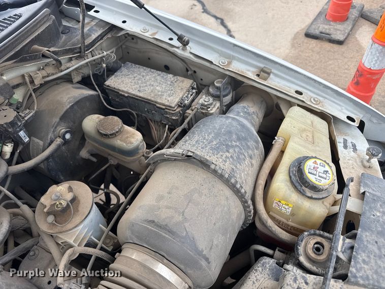 image for item FB6649 2003 Ford F150 XL pickup truck
