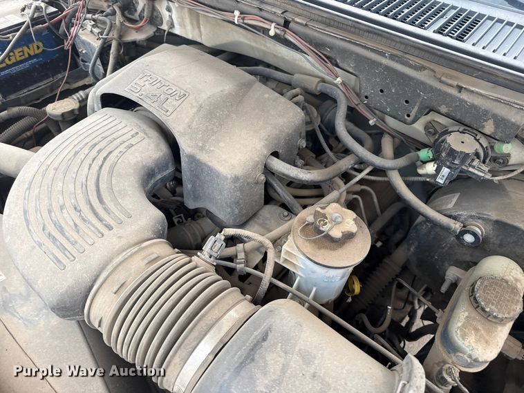 image for item FB6649 2003 Ford F150 XL pickup truck