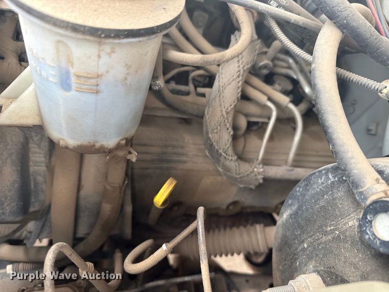 image for item FB6649 2003 Ford F150 XL pickup truck
