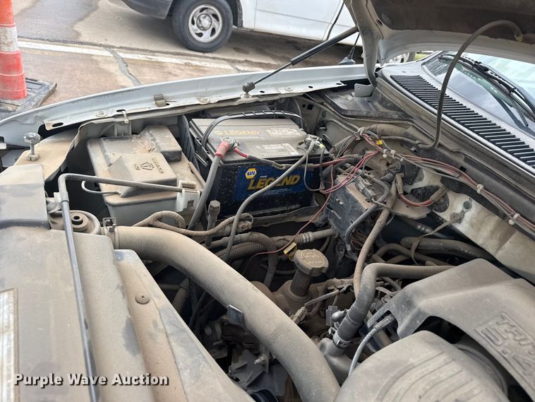 image for item FB6649 2003 Ford F150 XL pickup truck