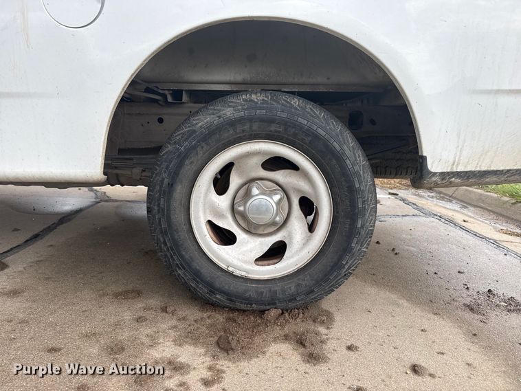 image for item FB6649 2003 Ford F150 XL pickup truck