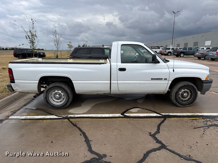 image for item FB6650 2001 Dodge Ram 1500 pickup truck