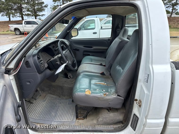 image for item FB6650 2001 Dodge Ram 1500 pickup truck