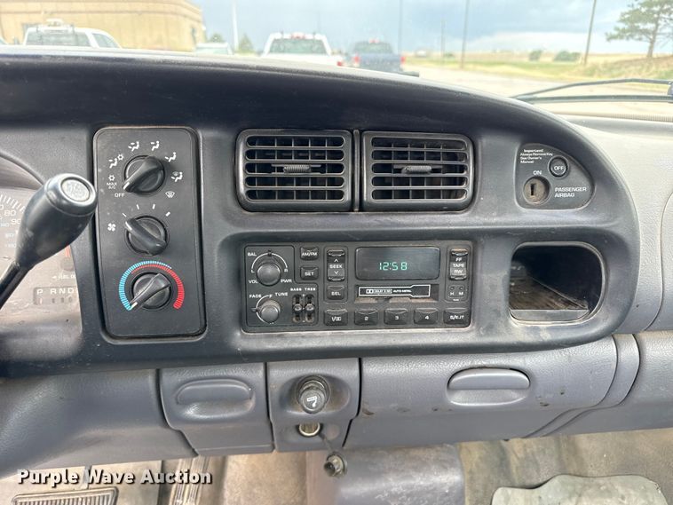 image for item FB6650 2001 Dodge Ram 1500 pickup truck