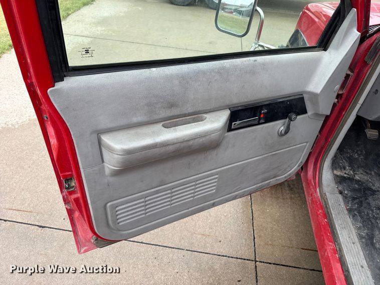 image for item FB6668 1993 Chevrolet 3500 brush fire truck