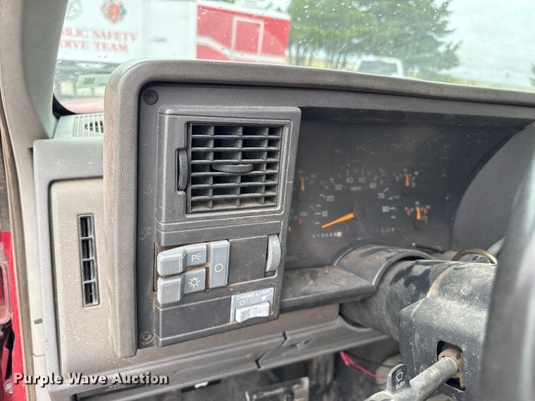 image for item FB6668 1993 Chevrolet 3500 brush fire truck