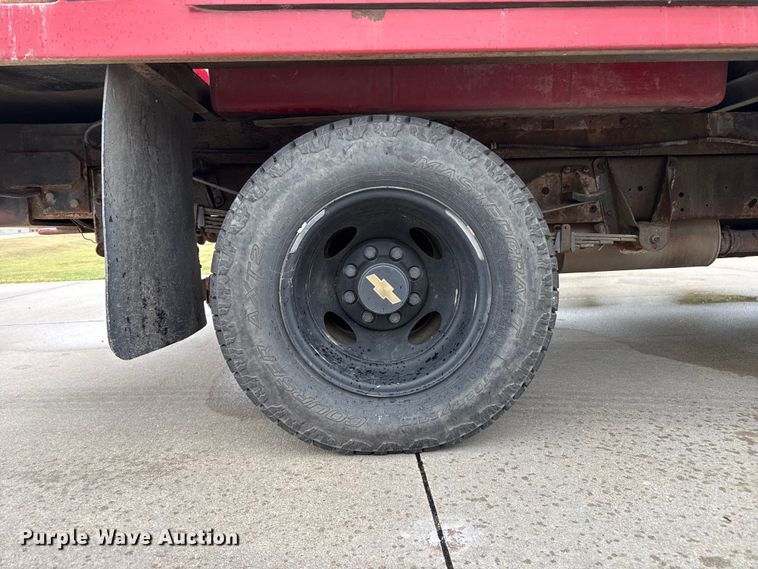 image for item FB6668 1993 Chevrolet 3500 brush fire truck