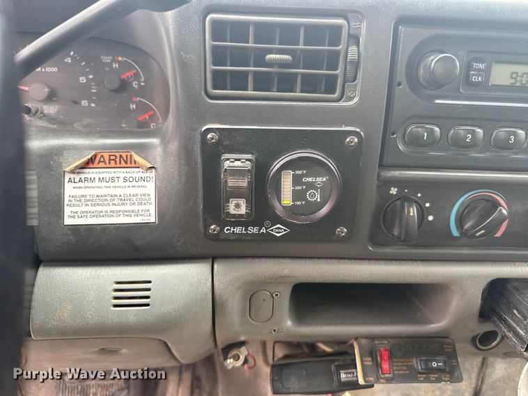 image for item FB7411 2002 Ford F350 Super Duty utility bed pickup truck