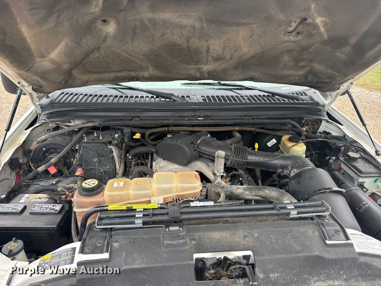 image for item FB7411 2002 Ford F350 Super Duty utility bed pickup truck