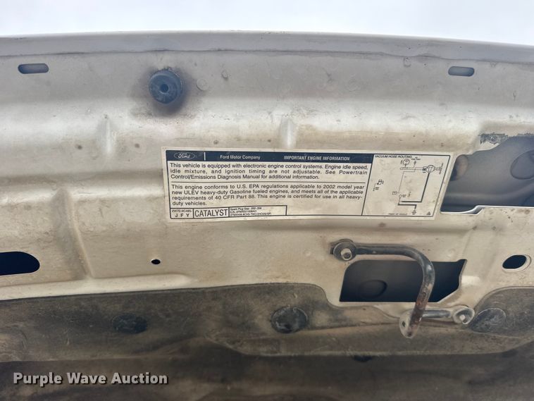 image for item FB7411 2002 Ford F350 Super Duty utility bed pickup truck