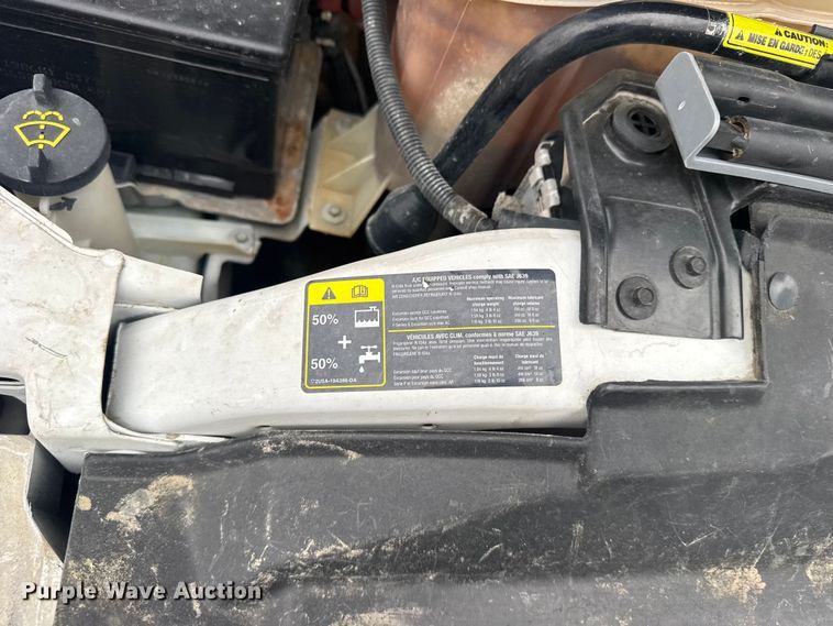 image for item FB7411 2002 Ford F350 Super Duty utility bed pickup truck