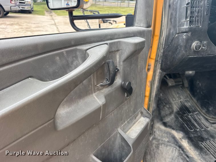 image for item FB7436 2013 Chevrolet Express G3500 school bus