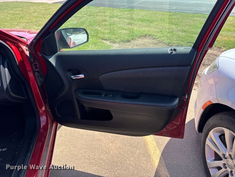 image for item FB7439 2013 Dodge Avenger 