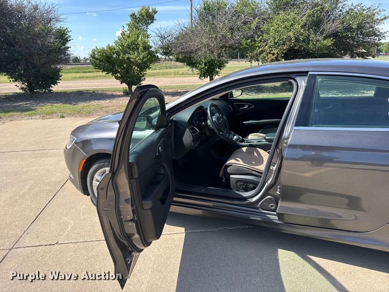 image for item FB7441 2015 Chrysler 200 