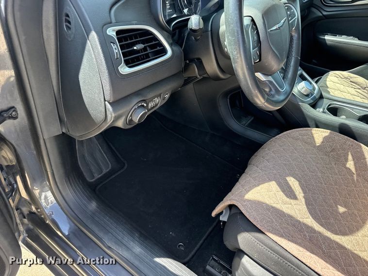 image for item FB7441 2015 Chrysler 200 