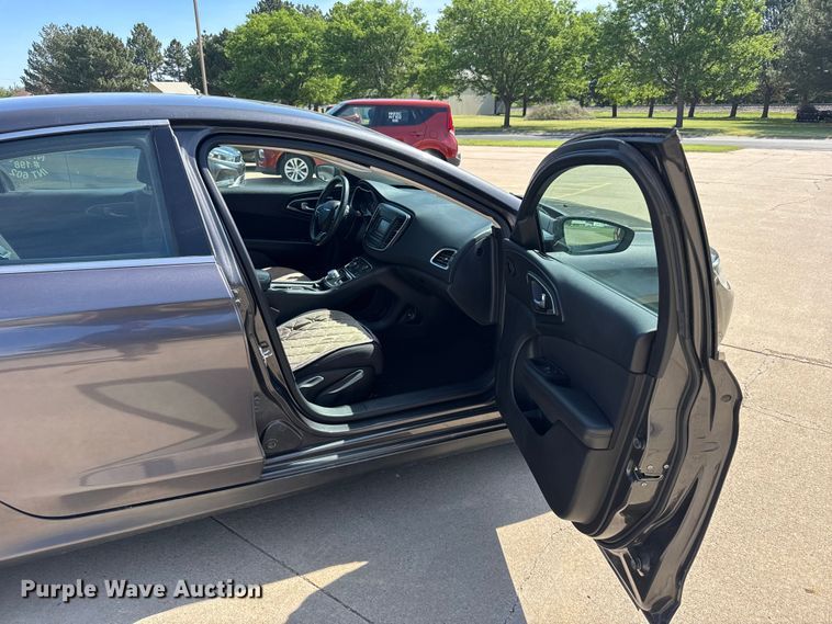 image for item FB7441 2015 Chrysler 200 