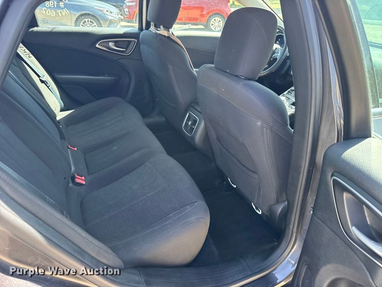 image for item FB7441 2015 Chrysler 200 