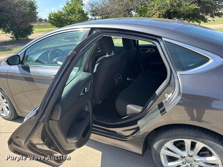 image for item FB7441 2015 Chrysler 200 