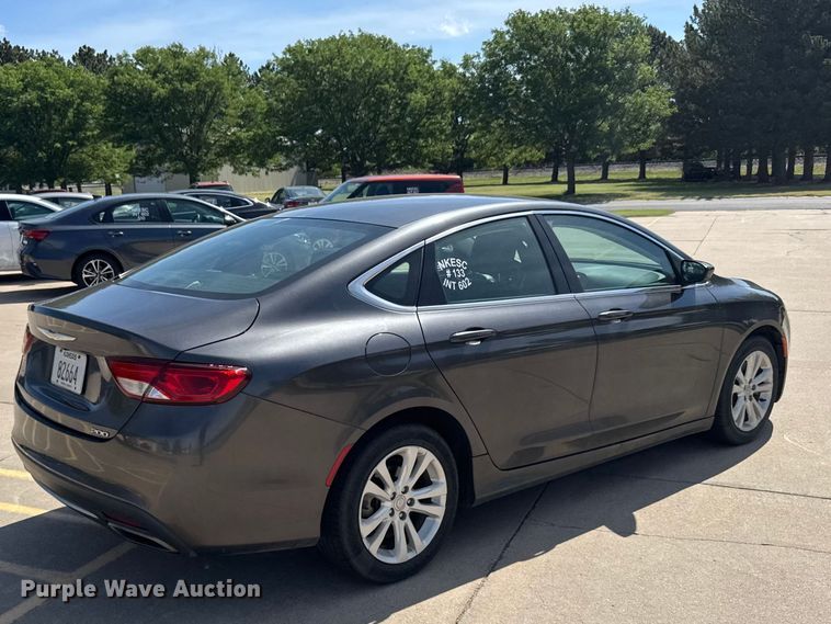 image for item FB7443 2016 Chrysler 200 