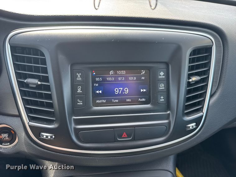 image for item FB7443 2016 Chrysler 200 