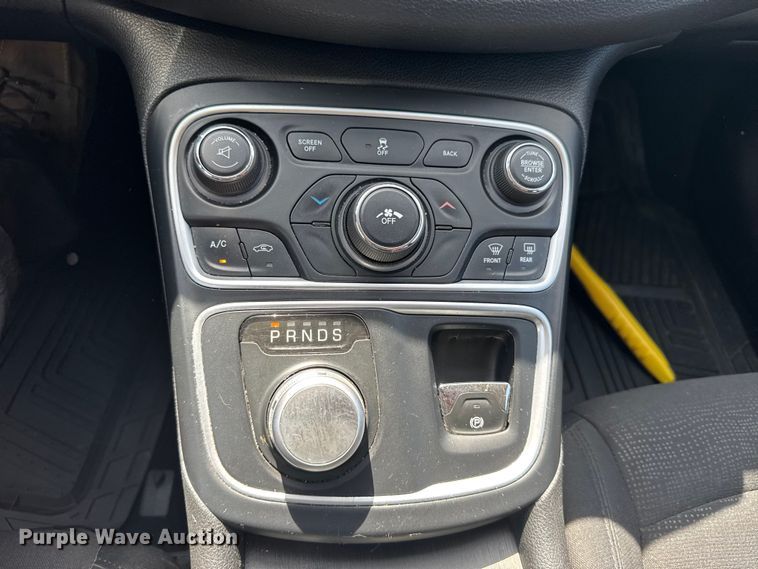 image for item FB7443 2016 Chrysler 200 