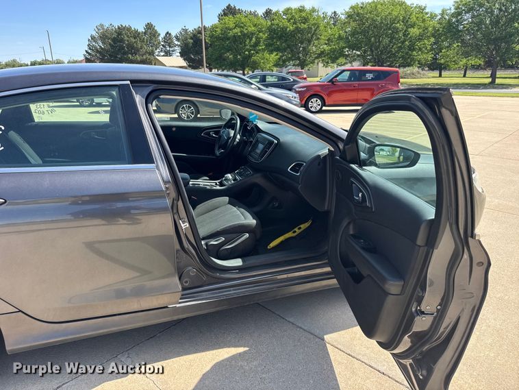 image for item FB7443 2016 Chrysler 200 