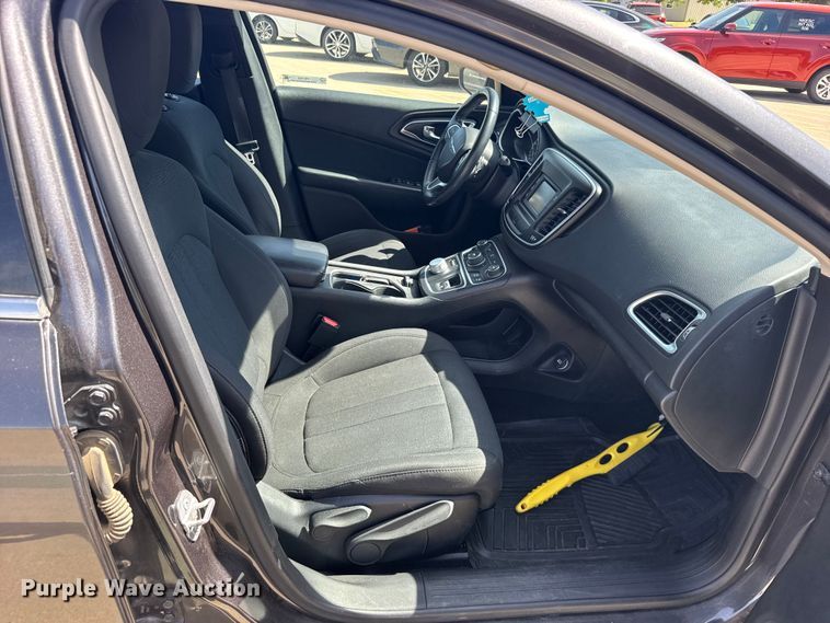 image for item FB7443 2016 Chrysler 200 