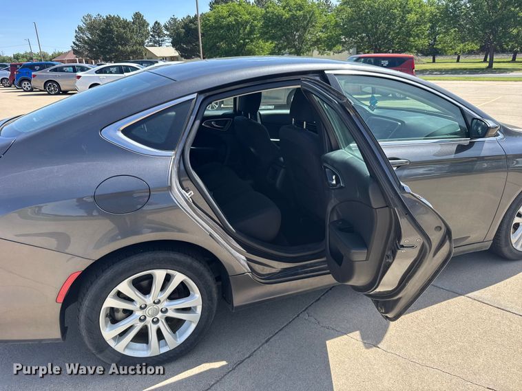 image for item FB7443 2016 Chrysler 200 
