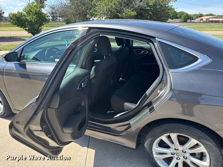image for item FB7443 2016 Chrysler 200 