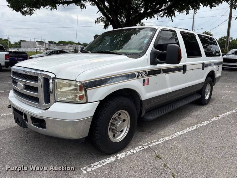 image for item FB8752 2005 Ford Excursion SUV