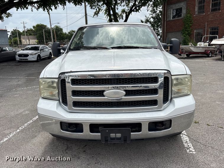 image for item FB8752 2005 Ford Excursion SUV
