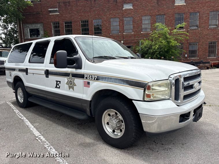 image for item FB8752 2005 Ford Excursion SUV