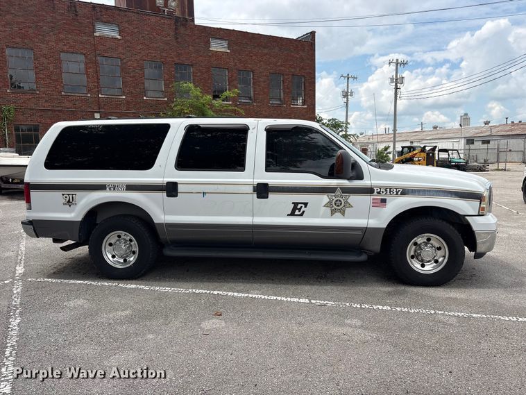 image for item FB8752 2005 Ford Excursion SUV