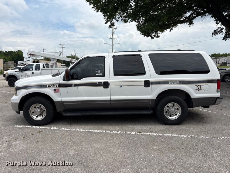 image for item FB8752 2005 Ford Excursion SUV