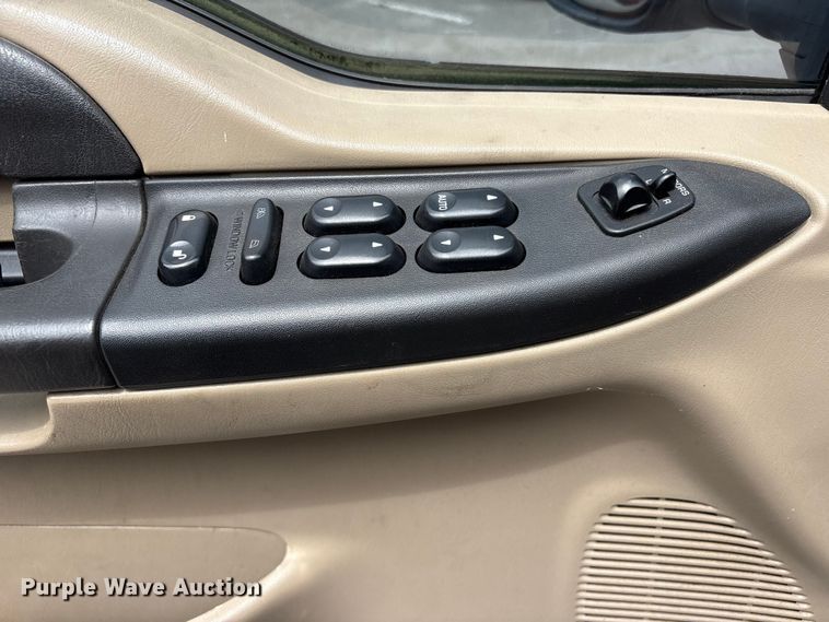 image for item FB8752 2005 Ford Excursion SUV