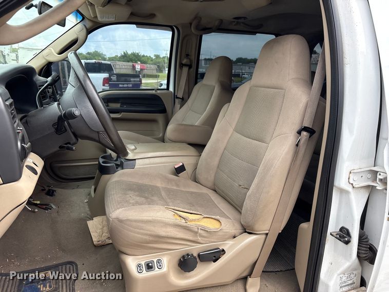 image for item FB8752 2005 Ford Excursion SUV
