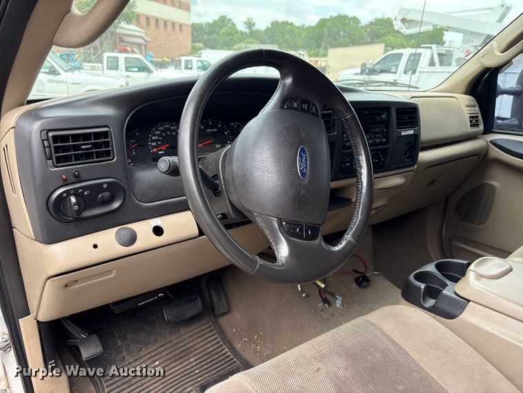 image for item FB8752 2005 Ford Excursion SUV