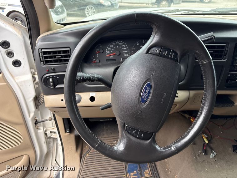 image for item FB8752 2005 Ford Excursion SUV
