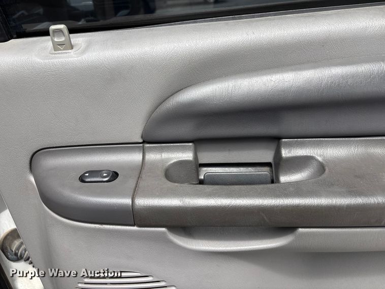 image for item FB8752 2005 Ford Excursion SUV