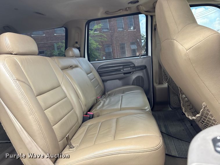 image for item FB8752 2005 Ford Excursion SUV