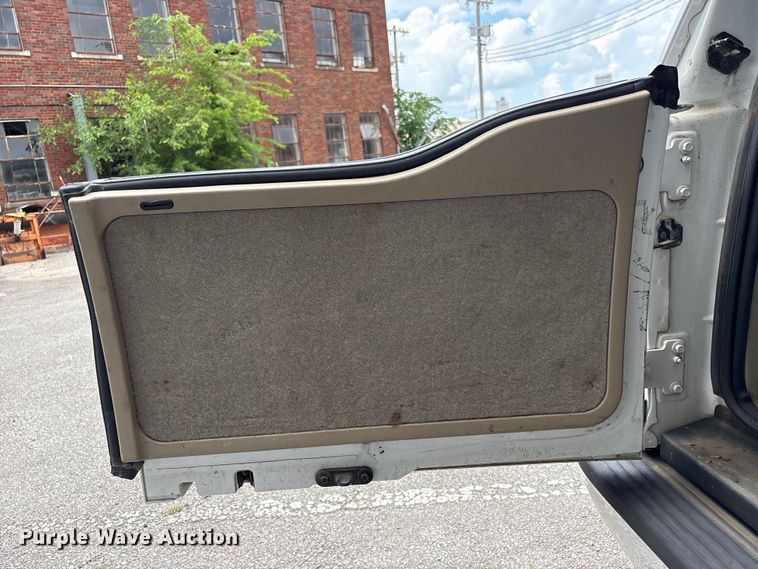 image for item FB8752 2005 Ford Excursion SUV